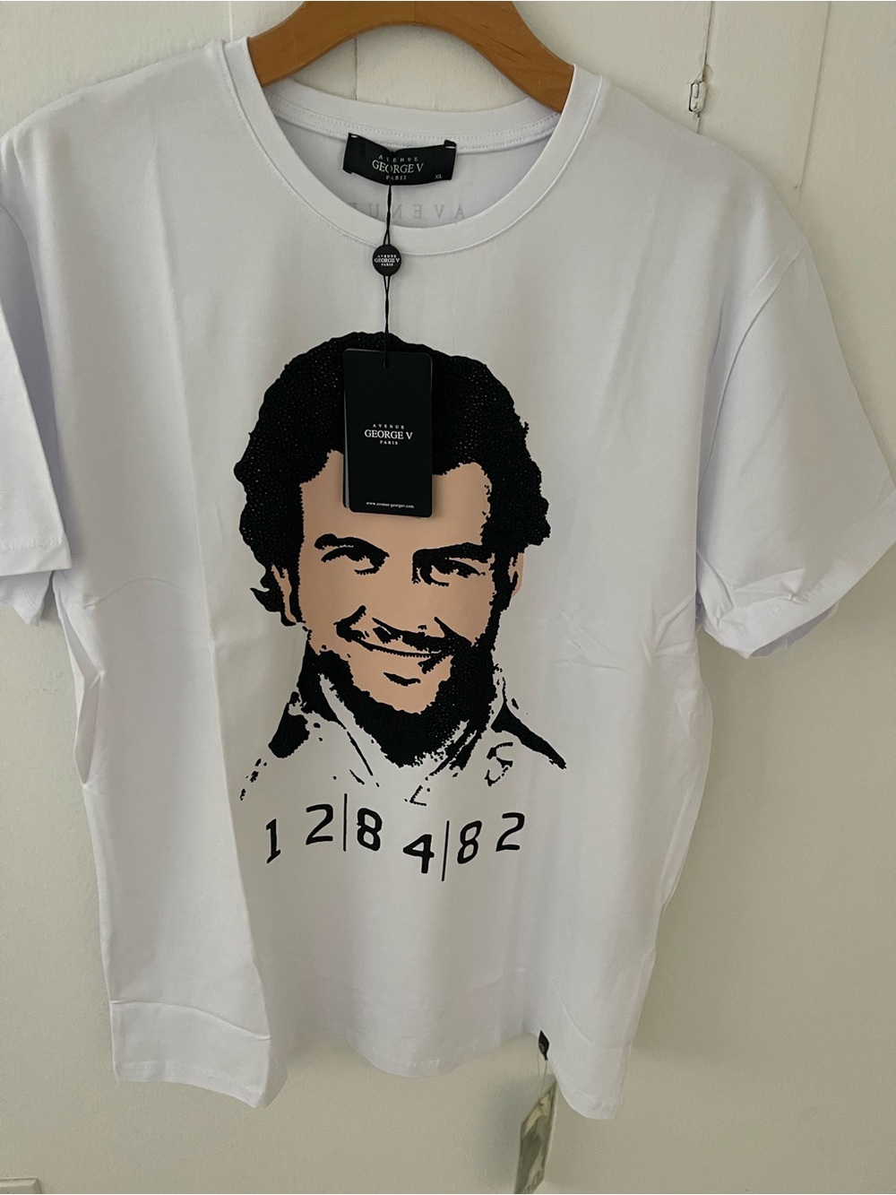 Avenue George V Paris Pablo Escobar Men's white T-Shirt short sleeve rhinestone